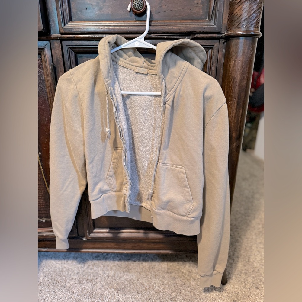 cropped hoodie
